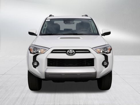 Certified 2024 Toyota 4Runner TRD Off-Road AWD/4WD image 2