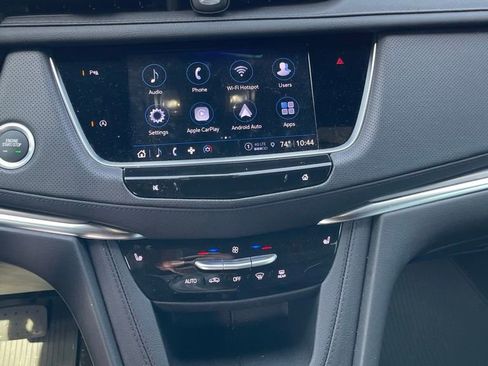 Certified 2025 Cadillac XT5 Luxury FWD image 10