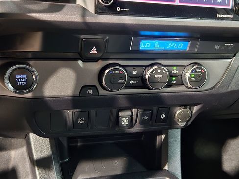 Used 2021 Toyota Tacoma TRD Sport RWD image 30