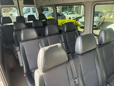 Used 2017 Mercedes-Benz Sprinter 2500 image 12