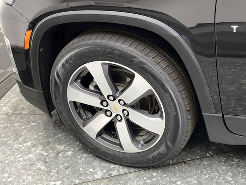 Certified 2023 Chevrolet Traverse LT w/ LT Premium Package AWD/4WD image 38
