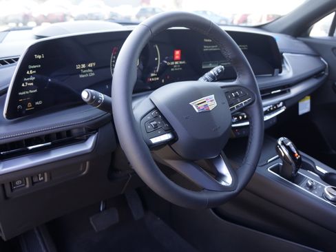 Used 2025 Cadillac XT4 Premium Luxury image 22