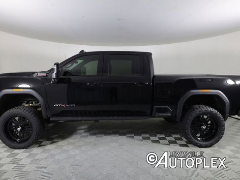 Used 2025 GMC Sierra 2500 AT4 w/ AT4 Premium Plus Package AWD/4WD image 10