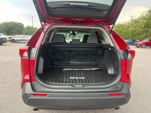 Used 2025 Toyota RAV4 XLE FWD image 17