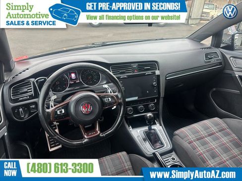 Used 2017 Volkswagen Golf 4-Door FWD image 19