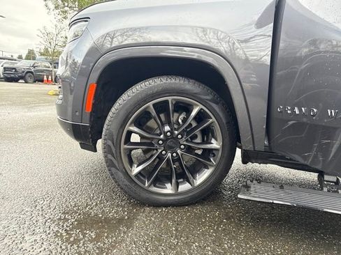 Used 2025 Jeep Grand Wagoneer L Series III w/ Quick Order Packagew 28T image 29