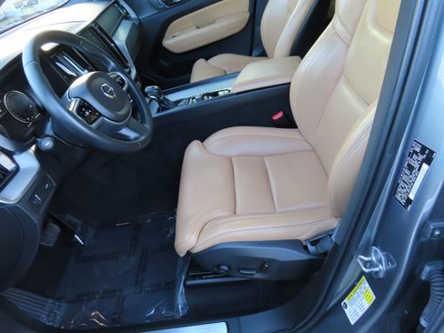 Used 2019 Volvo XC60 T5 Inscription w/ Protection Package Premier image 7