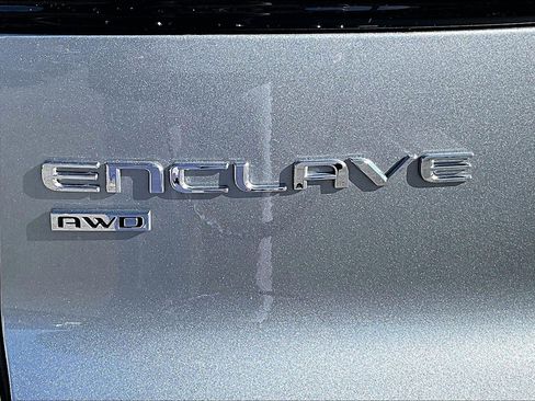 Used 2025 Buick Enclave Preferred image 8
