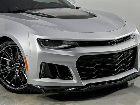 Used 2018 Chevrolet Camaro ZL1 RWD image 3