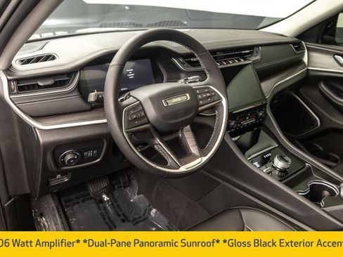 Used 2024 Jeep Grand Cherokee Limited w/ Black Appearance Package AWD/4WD image 5