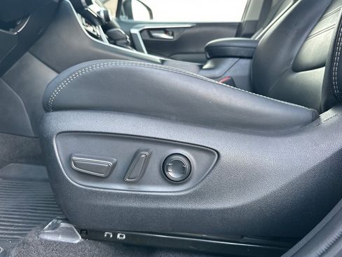 Used 2023 Toyota RAV4 XLE Premium image 14