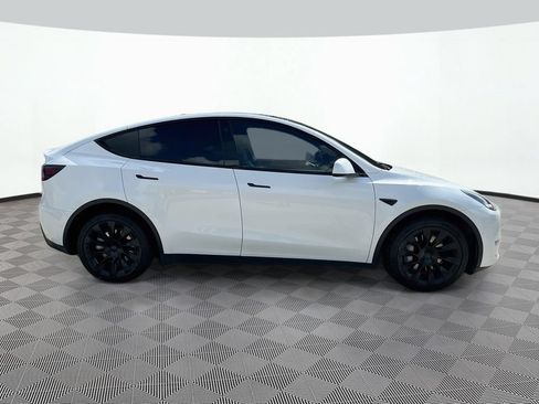 Used 2022 Tesla Model Y Long Range AWD/4WD image 4