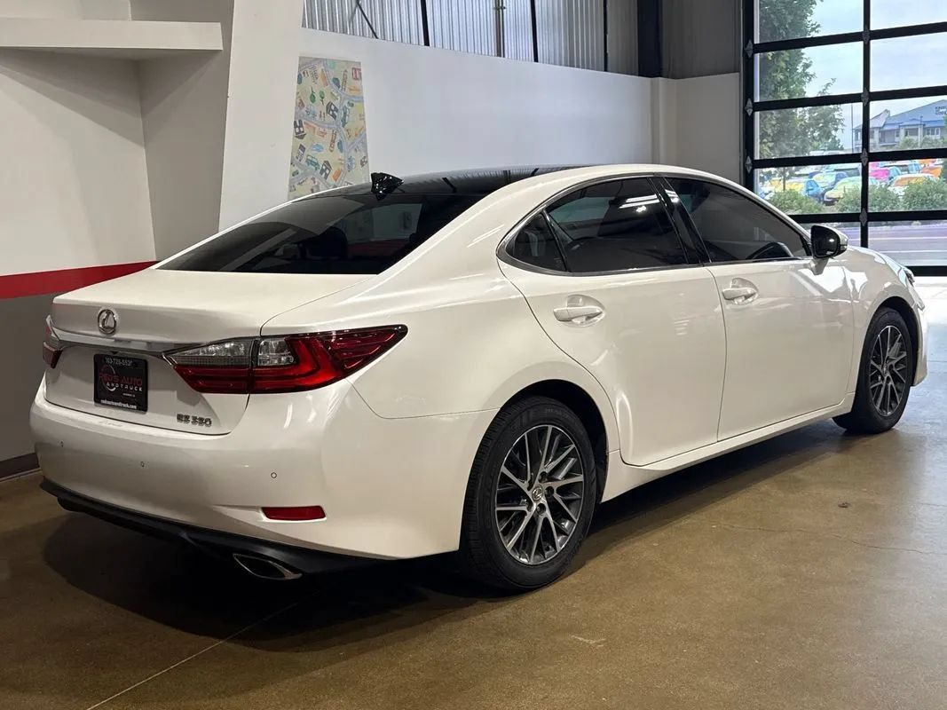Used 2017 Lexus ES 350 w/ Navigation System Package FWD image 59
