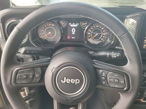 New 2025 Jeep Gladiator Sport image 29
