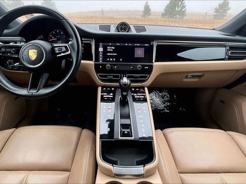 Used 2022 Porsche Macan PREMIUM PACKAGE PLUS 2.0T (AWD image 7