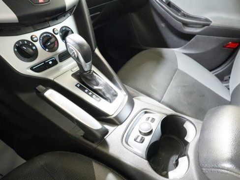 Used 2014 Ford Focus SE w/ SE Winter Package image 15