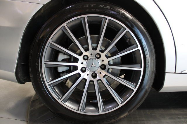 Used 2015 Mercedes-Benz S 550 4MATIC Sedan image 32