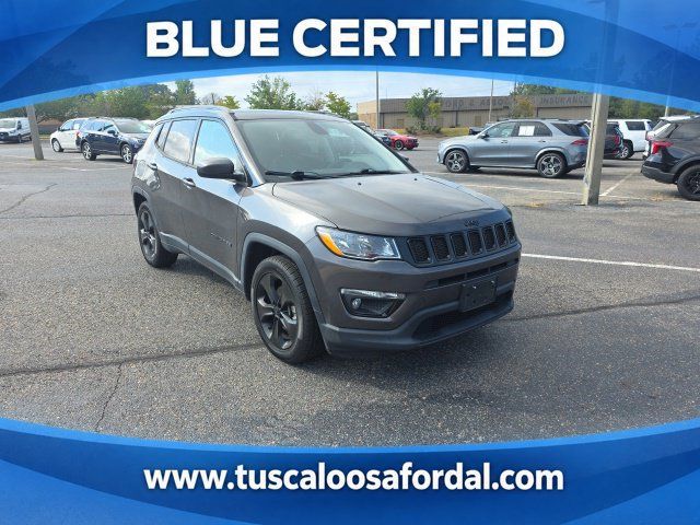 Used 2019 Jeep Compass Latitude FWD image 1