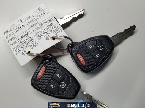 Used 2018 Jeep Wrangler Unlimited Sahara w/ Connectivity Group image 9