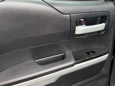 Used 2017 Toyota Tundra Limited image 14