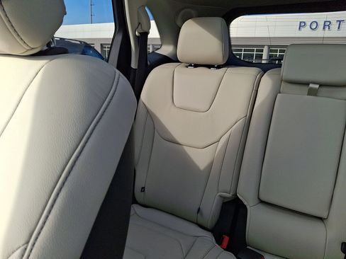 Certified 2019 Ford Edge Titanium w/ Cold Weather Package image 18