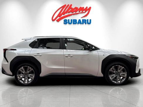 Used 2024 Subaru Solterra Limited image 3