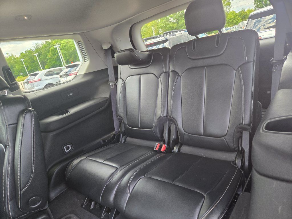 Used 2022 Jeep Grand Cherokee L Limited AWD/4WD image 9