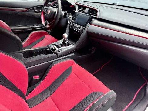 Used 2019 Honda Civic Type R image 11