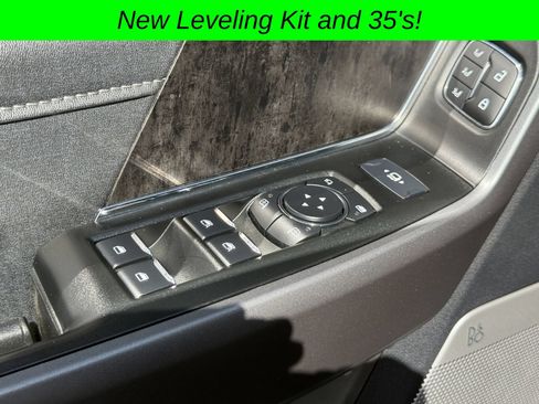 Used 2025 Ford F250 Lariat w/ Black Appearance Package AWD/4WD image 23