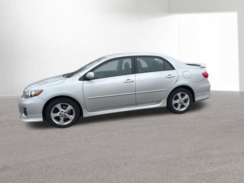 Used 2013 Toyota Corolla S image 12