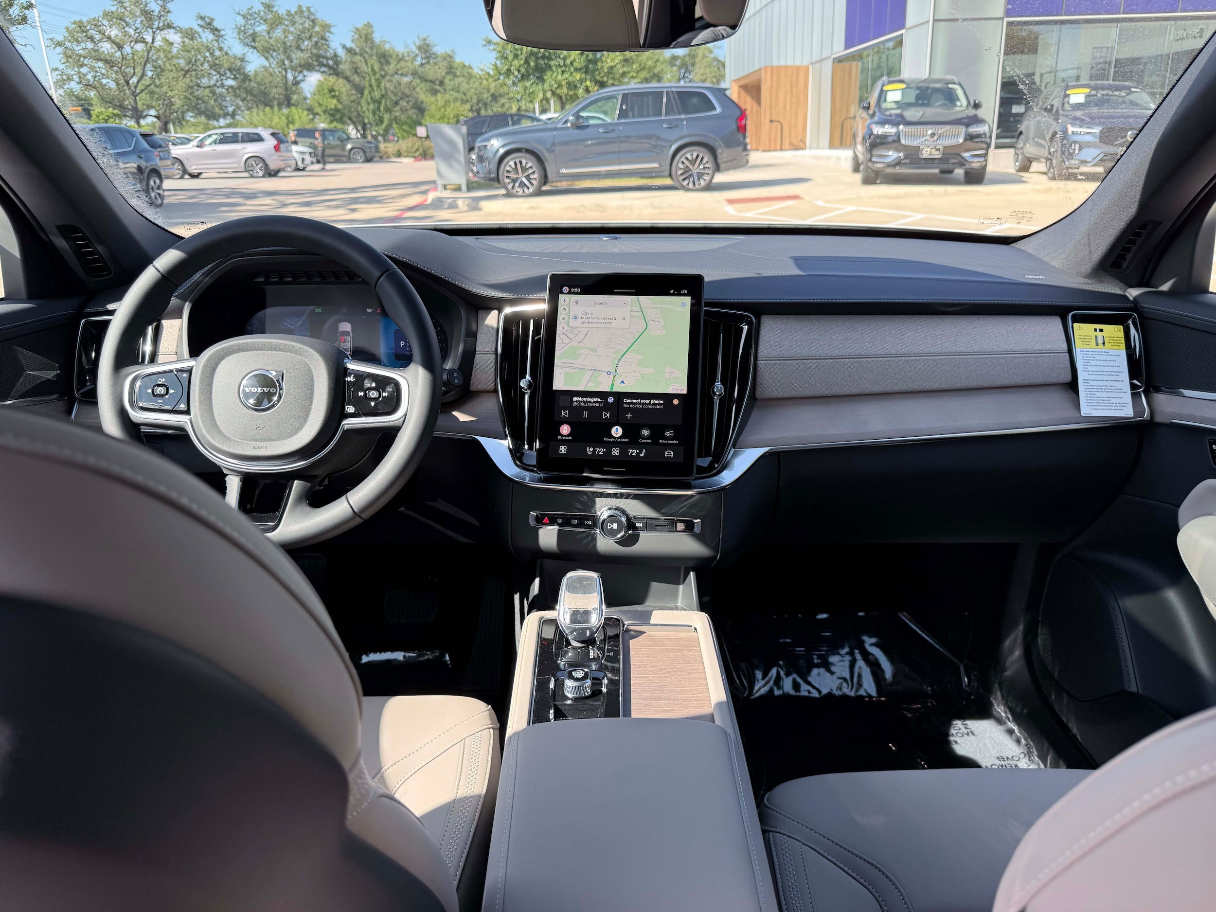 New 2026 Volvo XC90 B6 Plus w/ Protection Package Premier AWD/4WD image 18
