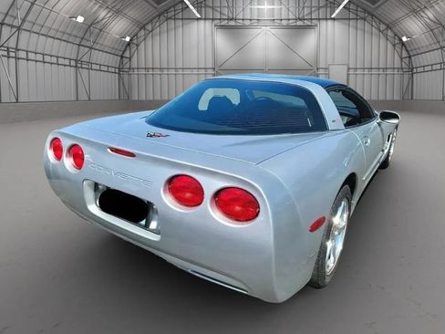 Used 2001 Chevrolet Corvette Coupe w/ Preferred Equipment Group2 RWD image 6