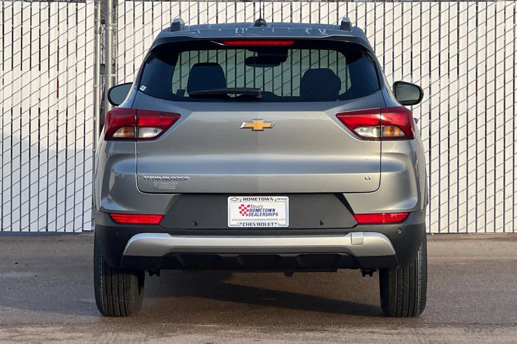 New 2026 Chevrolet TrailBlazer LT w/ Convenience Package FWD image 5