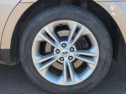 Used 2018 Ford Taurus SEL w/ Equipment Group 201A image 15