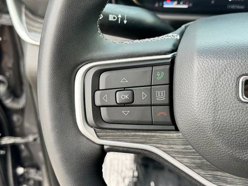 Used 2022 Jeep Wagoneer Series II AWD/4WD image 16
