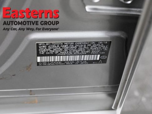 Used 2018 Lexus IS 300 AWD image 36