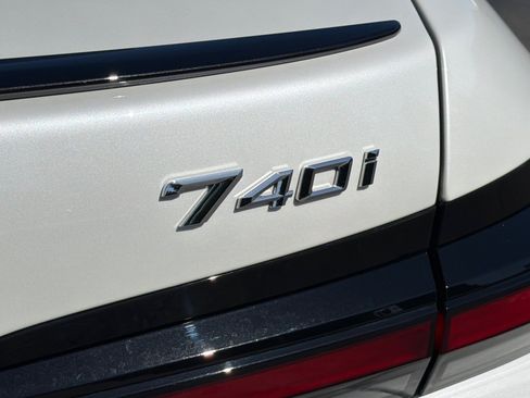 Used 2026 BMW 740i RWD image 38