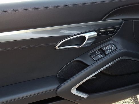 Used 2015 Porsche 911 Carrera 4 image 10