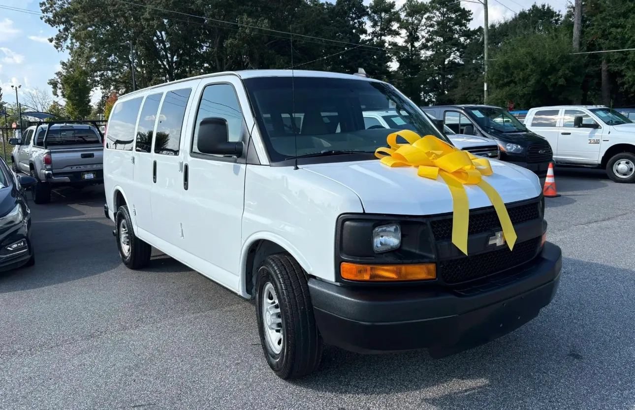 Used 2017 Chevrolet Express 2500 LS RWD image 6