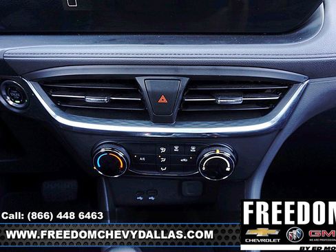 Certified 2025 Buick Encore GX Preferred FWD image 18
