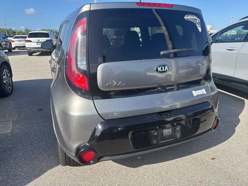 Used 2016 Kia Soul + image 4