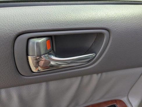 Used 2005 Toyota Camry V6 image 27