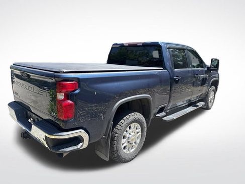 Used 2021 Chevrolet Silverado 2500 LT w/ Convenience Package AWD/4WD image 4