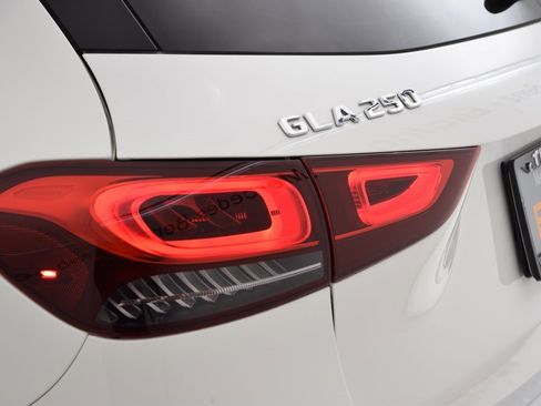 Certified 2022 Mercedes-Benz GLA 250 image 13