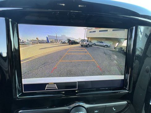 Used 2022 Chevrolet Traverse LS image 14