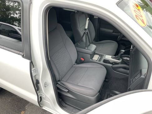 Used 2024 Nissan Frontier S w/ Technology Package AWD/4WD image 39