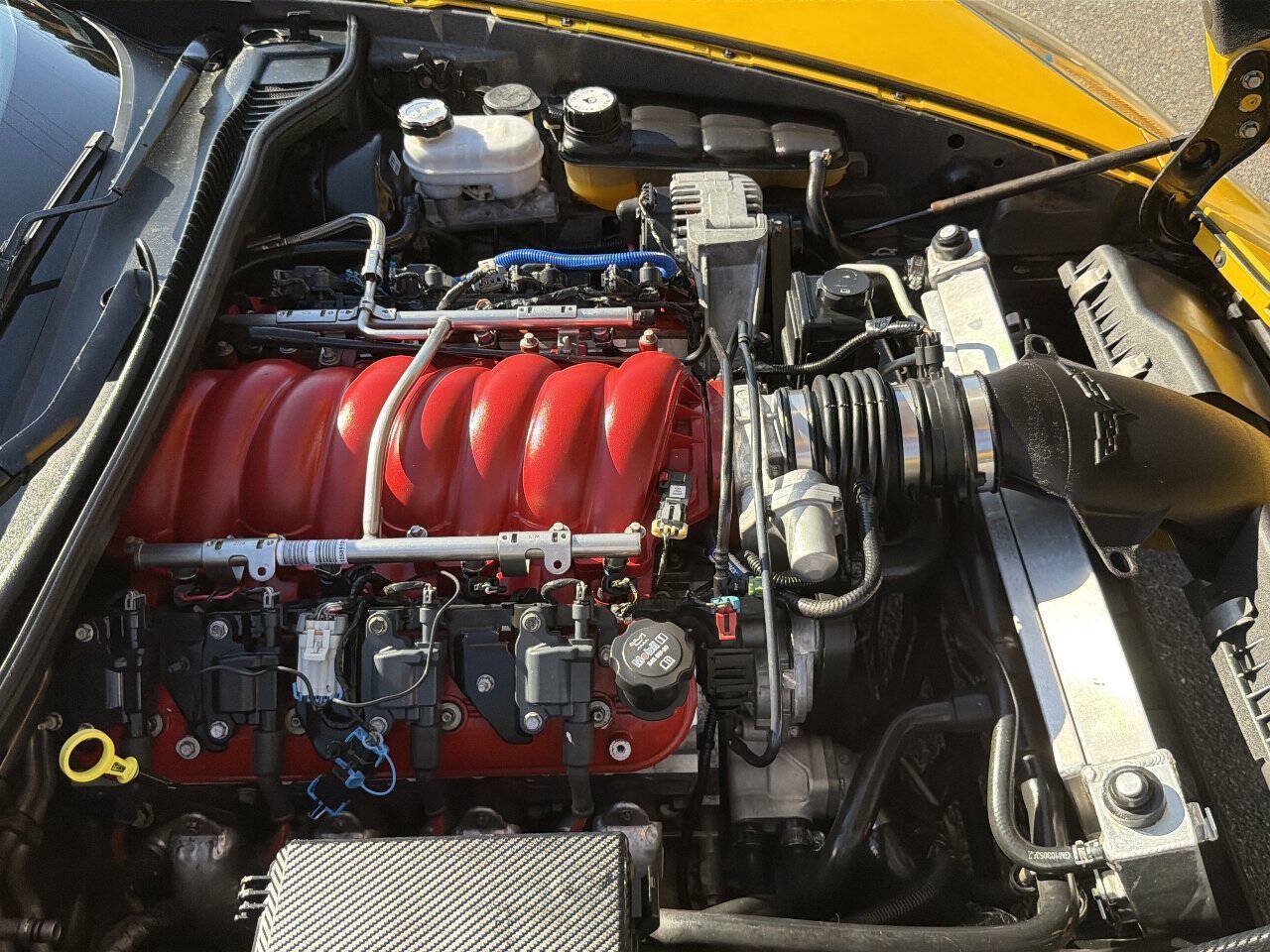 Used 2005 Chevrolet Corvette Coupe w/ Preferred Equipment Group RWD image 16