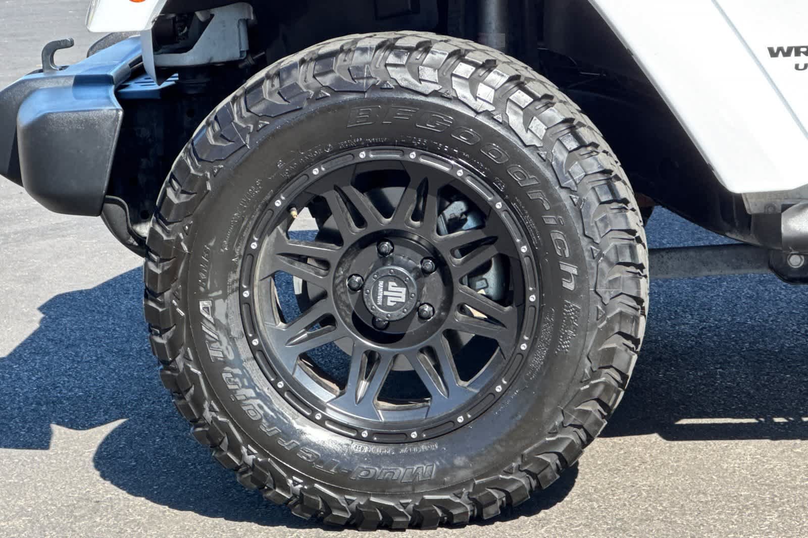 Used 2017 Jeep Wrangler Unlimited Rubicon w/ Connectivity Group AWD/4WD image 24