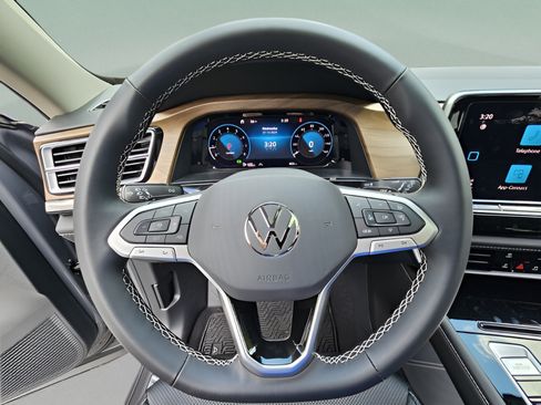 Used 2026 Volkswagen Atlas SE FWD image 23
