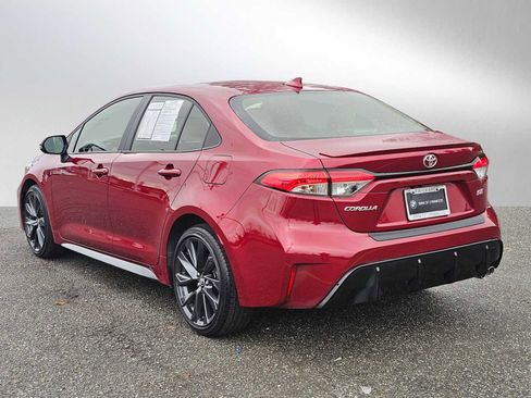 Used 2024 Toyota Corolla SE w/ SE Premium Package image 5